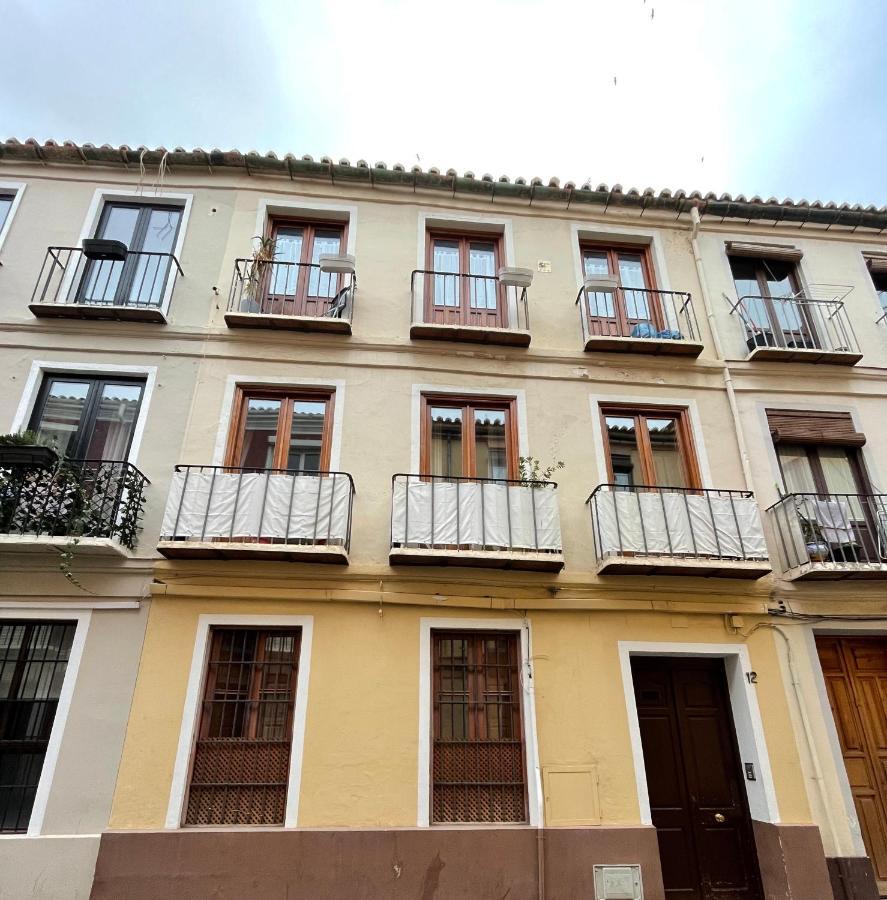 Encantador Apartamento Con Patio Málaga Dış mekan fotoğraf