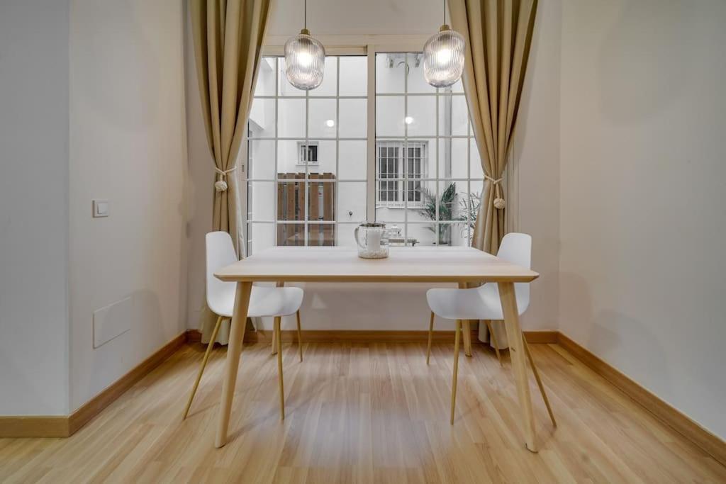 Encantador Apartamento Con Patio Málaga Dış mekan fotoğraf