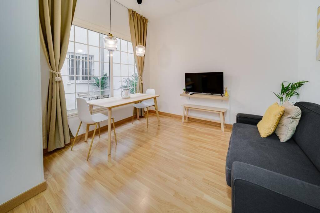 Encantador Apartamento Con Patio Málaga Dış mekan fotoğraf