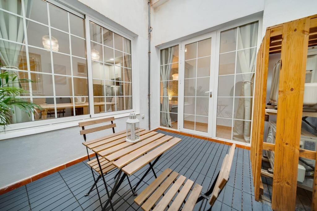 Encantador Apartamento Con Patio Málaga Dış mekan fotoğraf